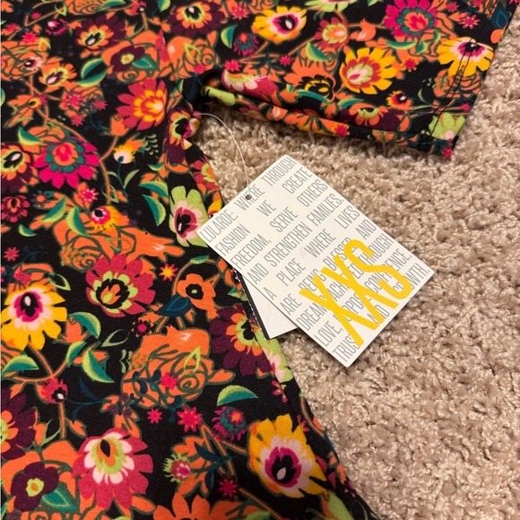 LulaRoe PERFECT TEE Scoop Neck Orange Green Red Floral Swing Tunic Sz XXS - Picture 2 of 7